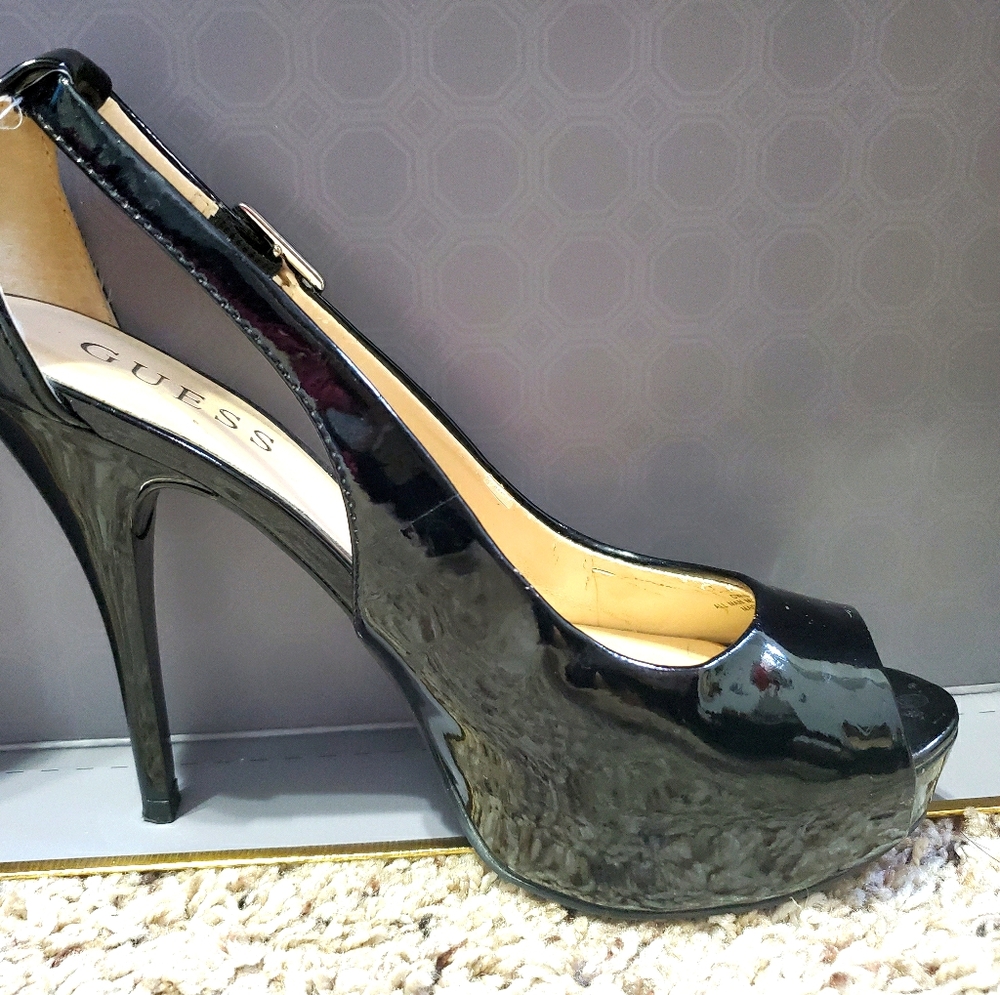 *3/$30* Guess patent leather 4" peep-toe heels